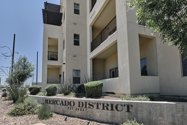 District Living Mercado District